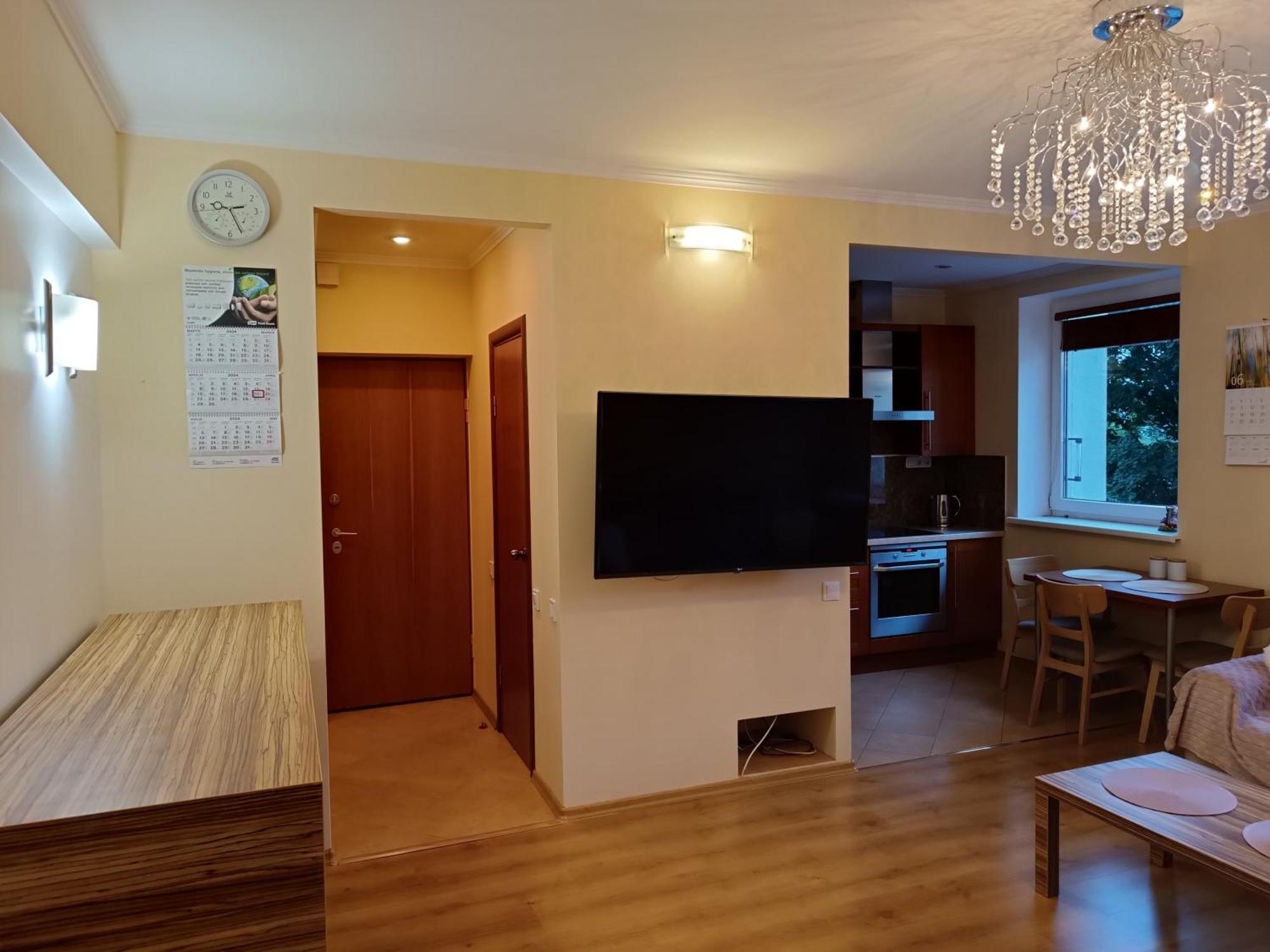 Quiet Dzelzavas Street Apartment Riga Exterior photo